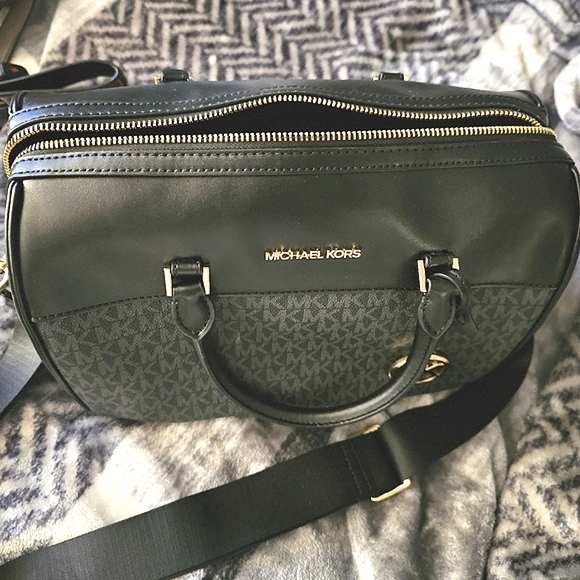 Michael Kors barrel satchel bag - Picture 3 of 8
